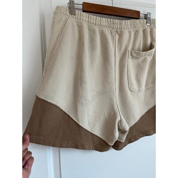 Shorts - Picture 3 of 3